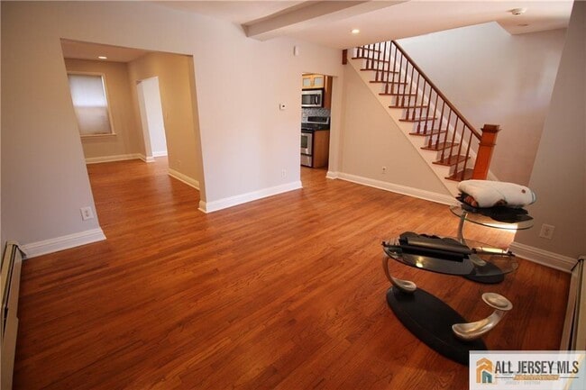 Photo - 322 Berry St