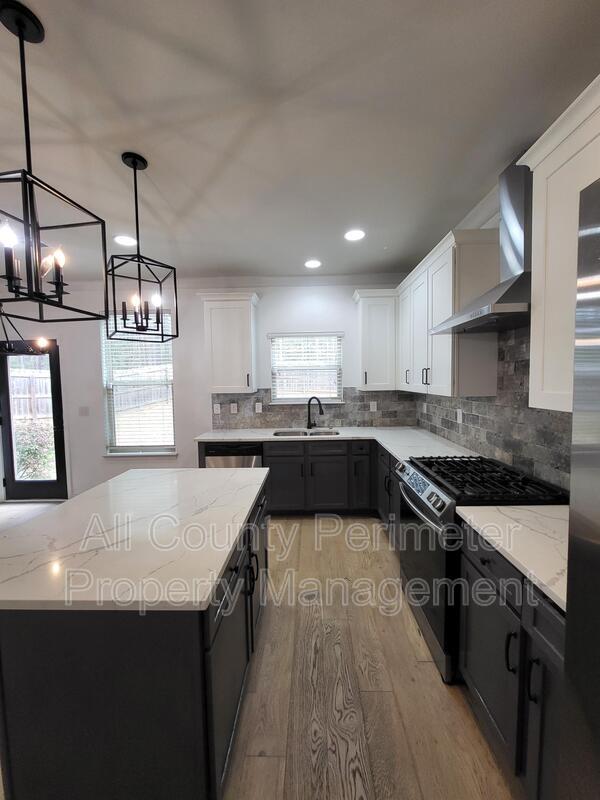 Photo - 3748 Sycamore Bend