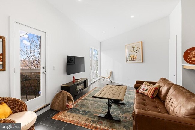 Photo - 237 Krams Ave