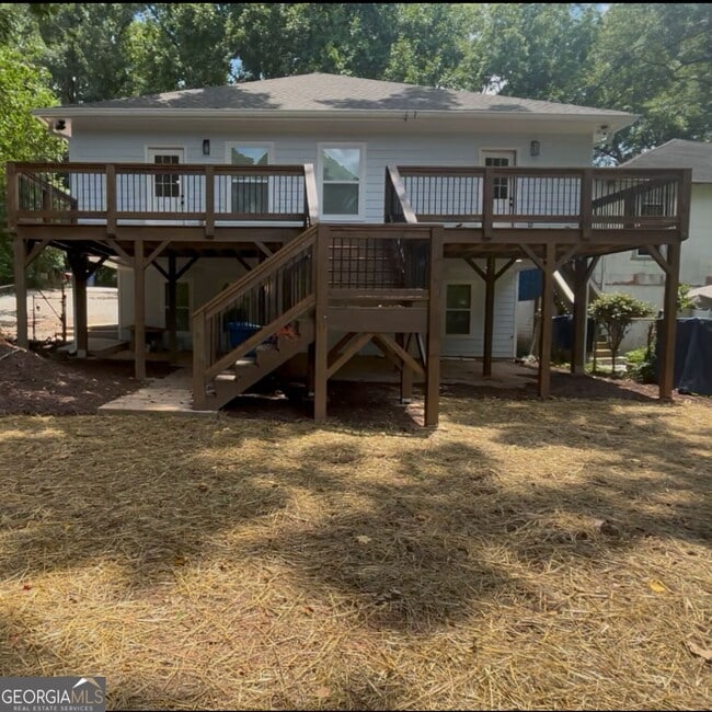 672 Cassanova St SE