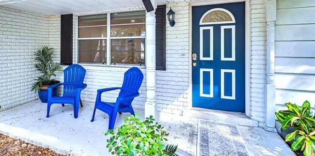 Photo - 5831 Hillside St