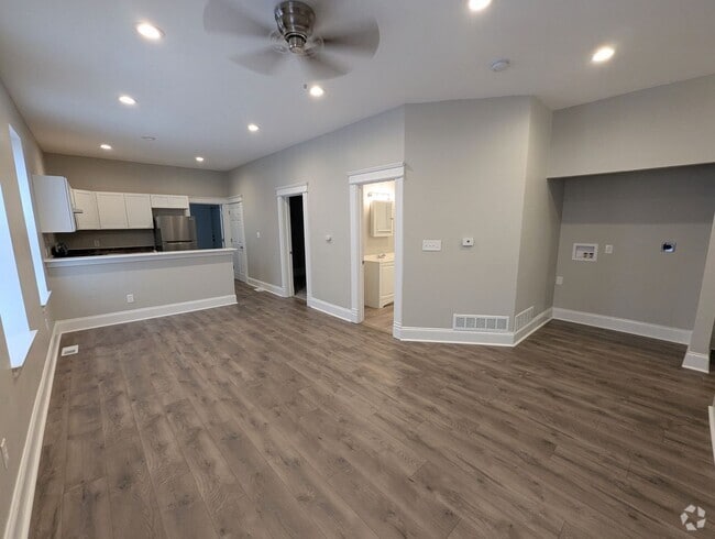 Building Photo - 3104 Keokuk St Unit 1 Rental