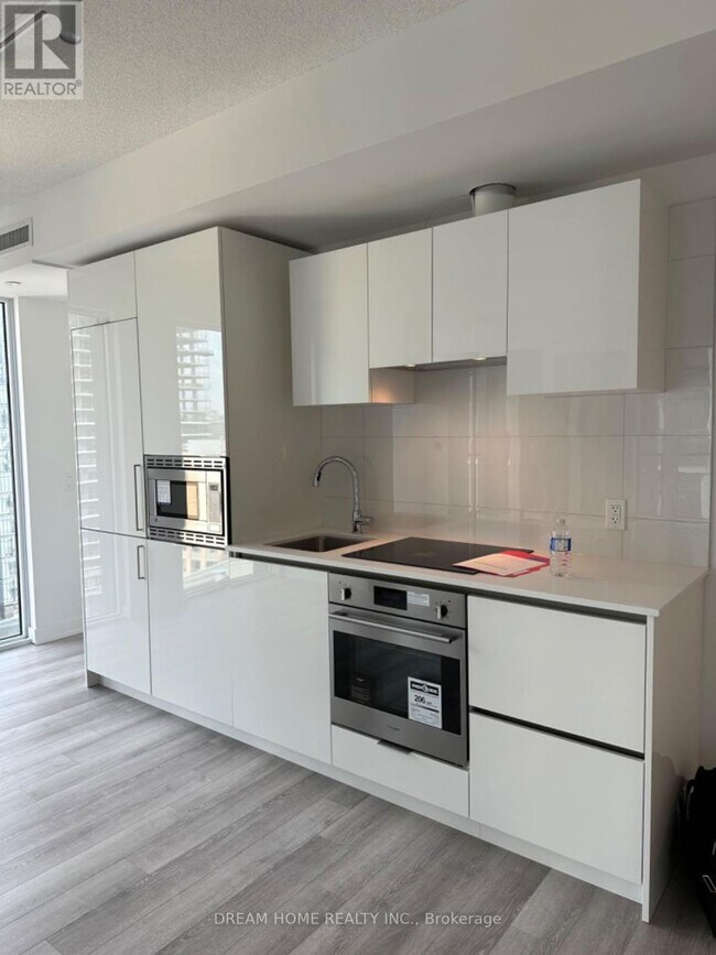 Photo - 238 Simcoe St Unit 1509