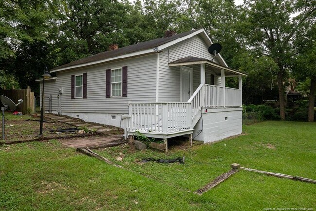 Photo - 1913 Burnett Ave