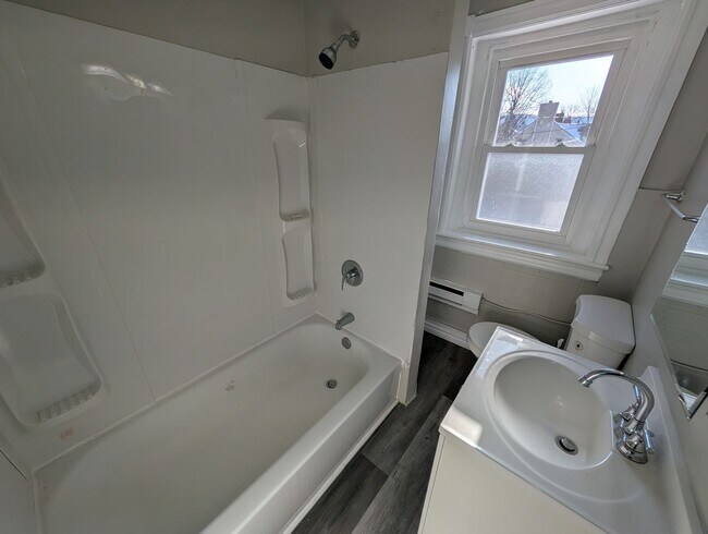 Photo - 240 E Hamilton St Unit 2