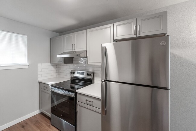 Photo - 1713-1713 W Fairview Ave Apartment Unit 1713