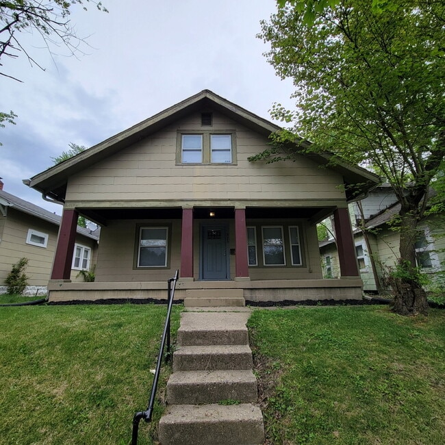 Building Photo - Beautiful 3 Bedroom
