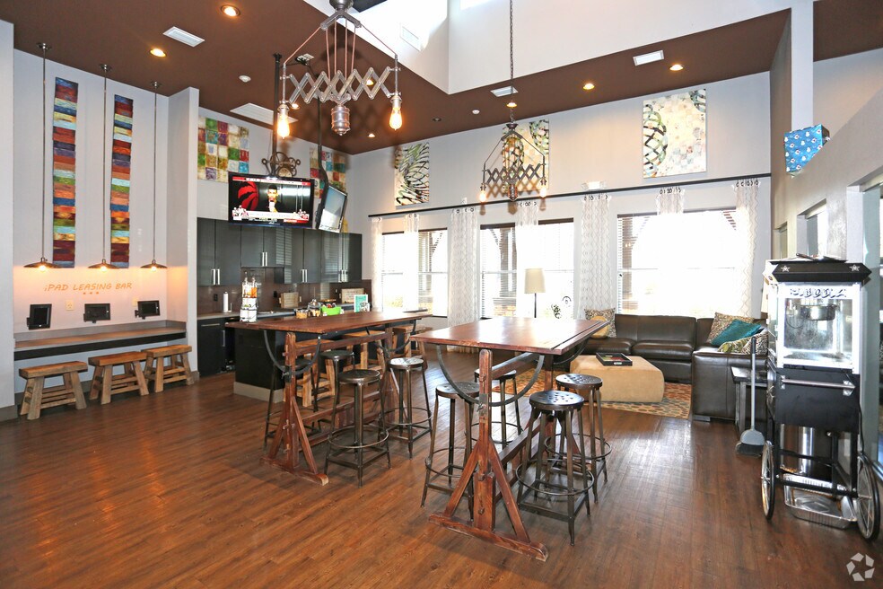 Inviting Clubhouse