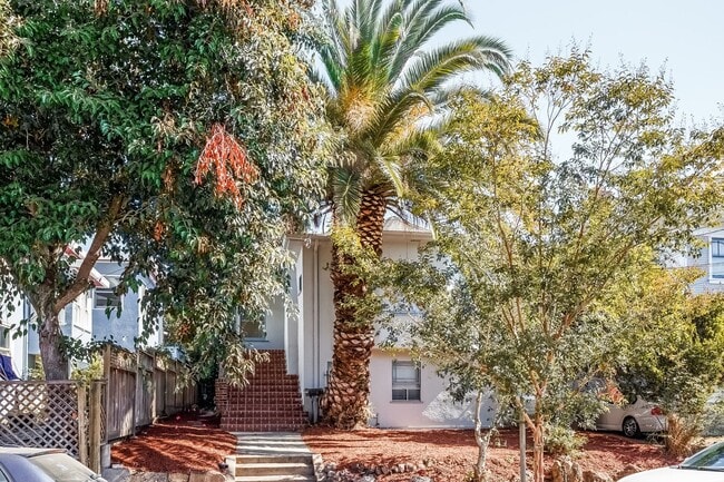 Photo - Rockridge Elmwood Home!