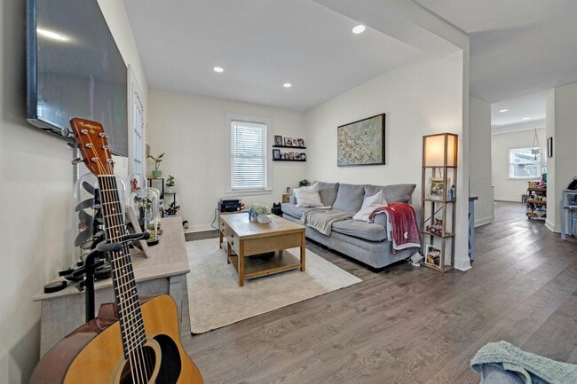 Photo - 632 Chase Ave