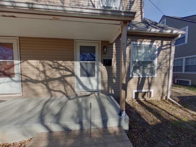 Building Photo - 707 S Hydraulic Ave Unit 707