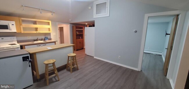 Photo - 453 Chesapeake Rd