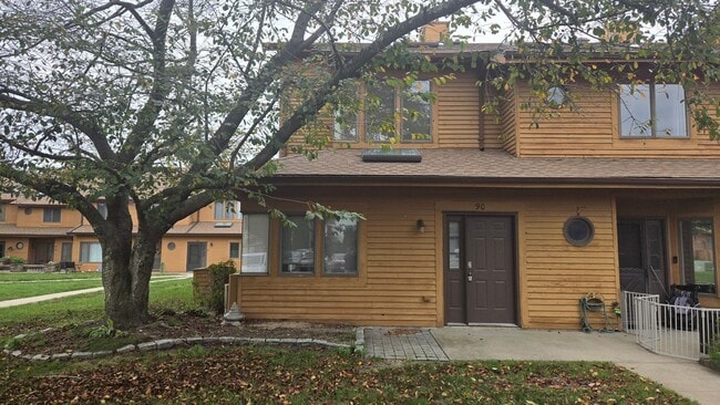 Building Photo - 2 Bedroom 2 Bathroom Townhome