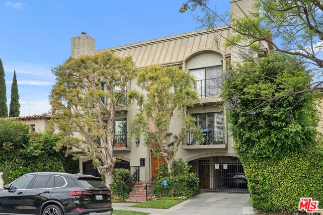 Building Photo - 839 S Holt Ave Rental