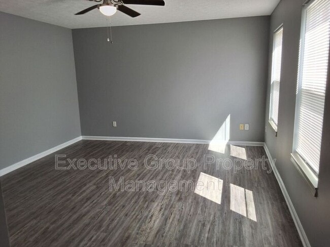 Photo - 1113 Crowne Pointe Dr