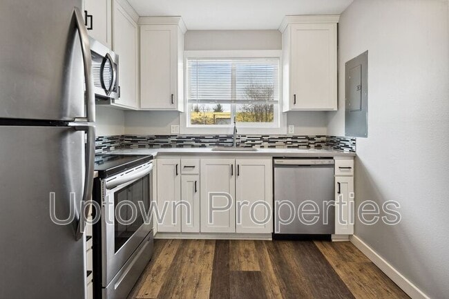 Photo - 8045 NE Flanders St