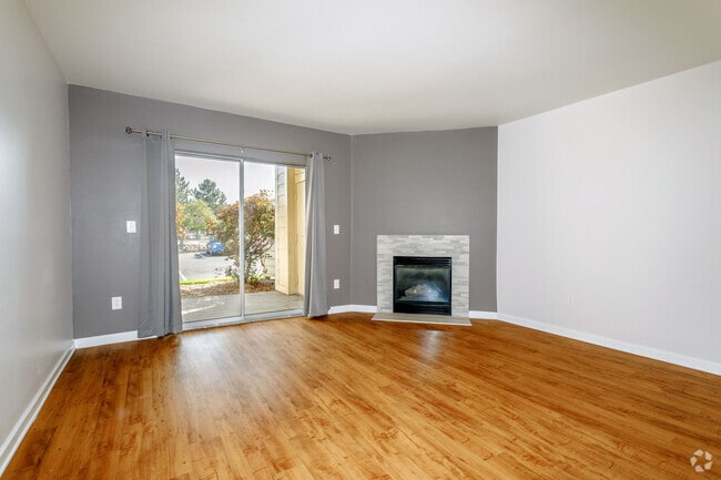 Natural Gas Fireplaces/Living Room - South Oneida Club Rental