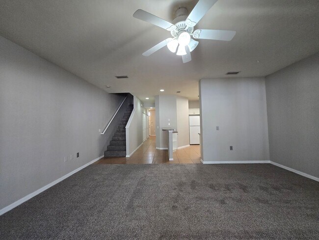 Photo - 2 Bed / 2.5 Bath Townhome with Upstairs Office/Sitting Area – Eagle Trace