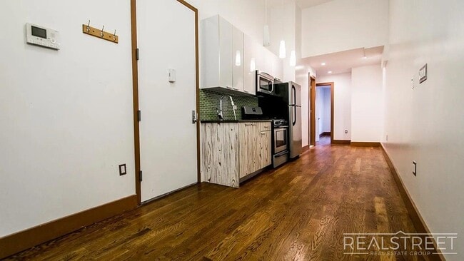 Photo - Jefferson Street Unidad 2L