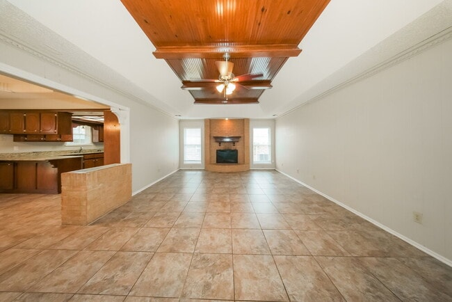 Photo - 5421 Sudbury Ln