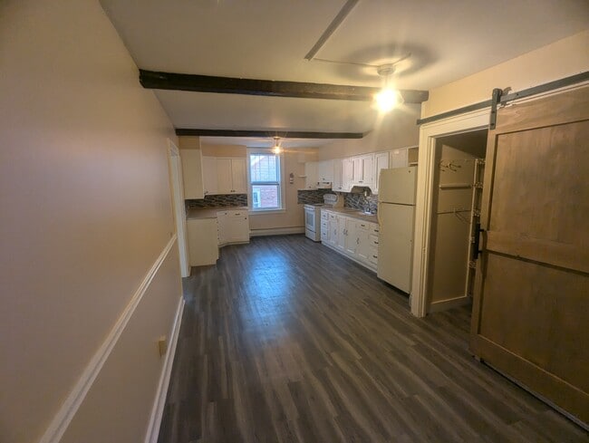 Photo - 9 Main St Apartments Unit B