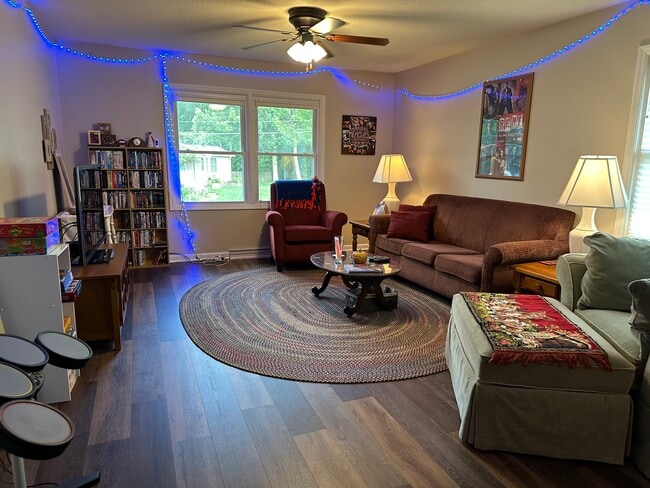 Photo - 710 E Main St