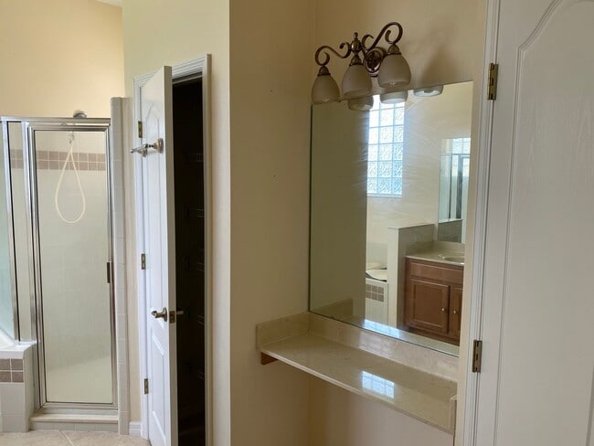 12934 Colonnade Cir