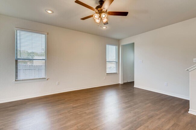 Photo - Lynwood Village Community