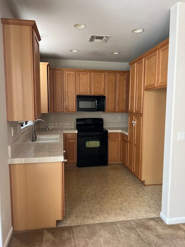 Photo - Low-Maintenance 3BR/3BA Home in Elk Grove ...