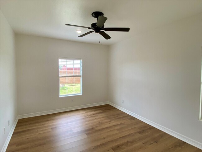 Photo - 2897 Settler's Way Dr