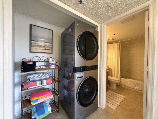 Photo - 700 Uno Lago Dr Unidad 3050