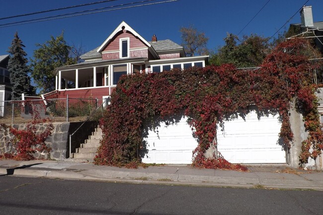 69 Pine St