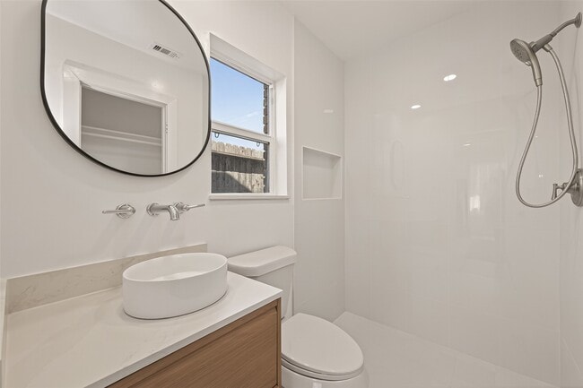 Photo - 339 E Delz Dr