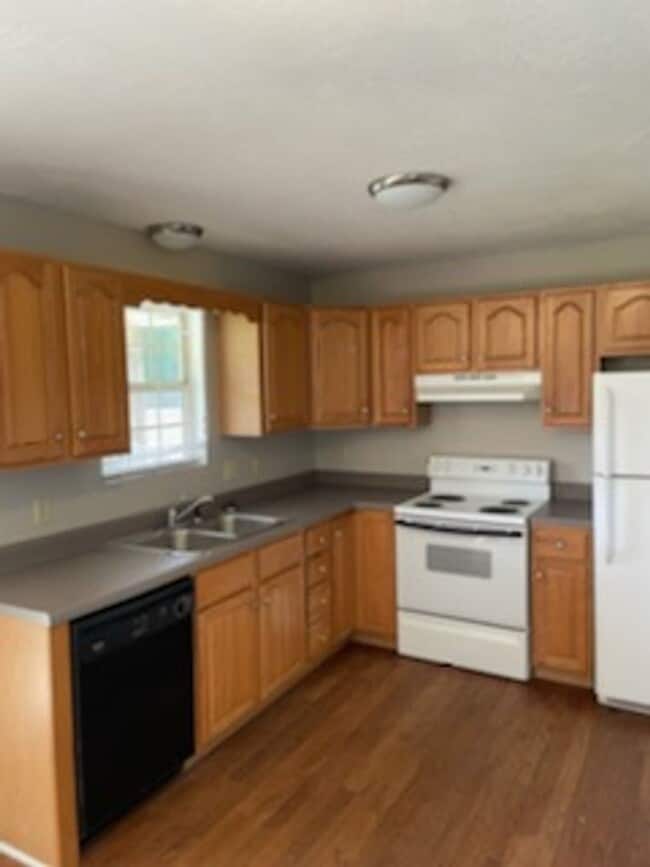 Photo - Charming 3 BD 2 BA Home!