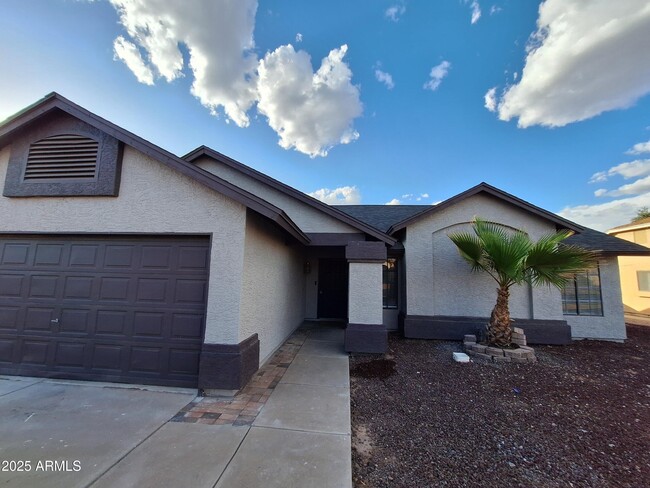 Photo - 710 W Cheyenne Dr House