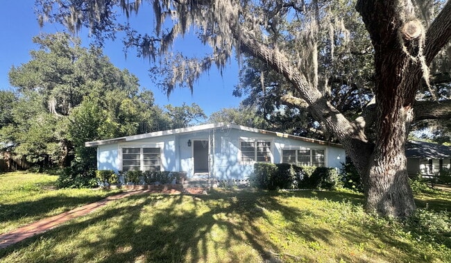 Building Photo - 627 E Warner St