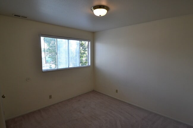 Photo - Awesome 3 Bed 2 Bath Condo Unit in Murray!!!