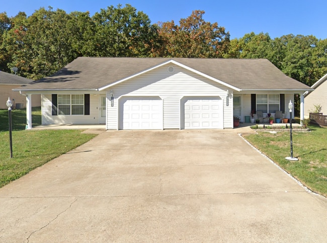 Building Photo - 6286-MF2-E1 Unit B Rental