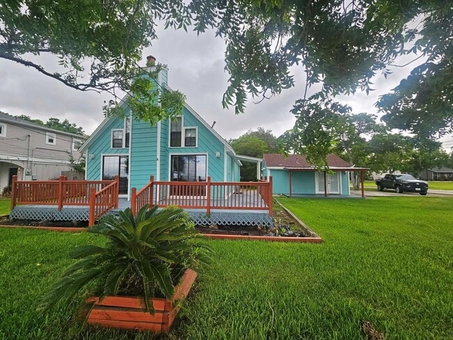 Photo - 407 N Bayshore Dr