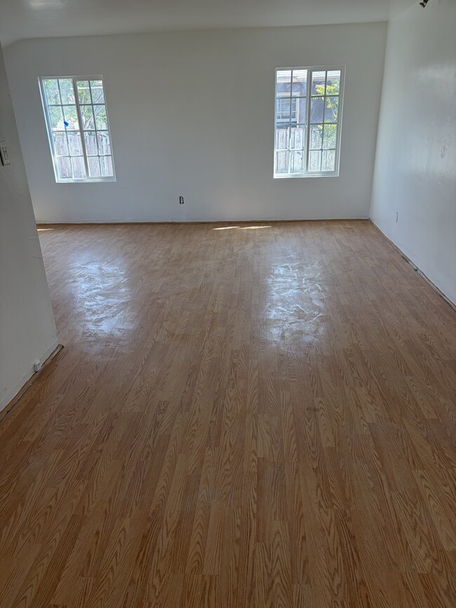 Sala de estar - 1766 N Pico Ave