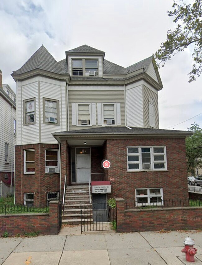 Photo - 906 Summit Ave Unit 2