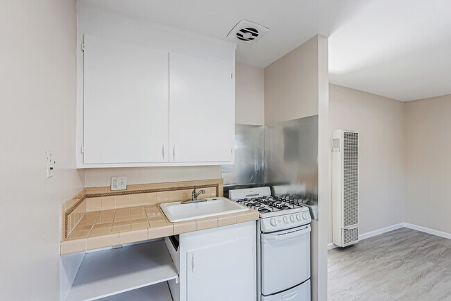Building Photo - 1180 Saranap Ave Rental