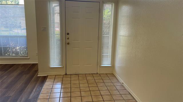 Photo - 320 Pebblebrook Ln