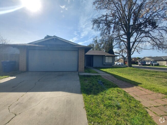 Building Photo - 2500 Casita Dr Rental