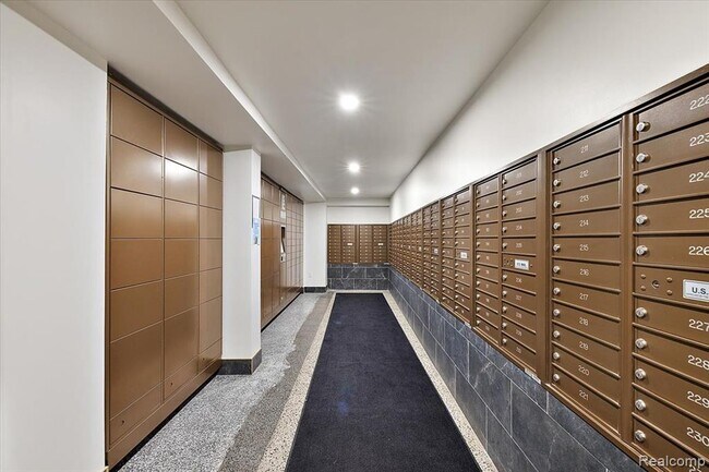 Photo - 15 E Kirby St Unit 217