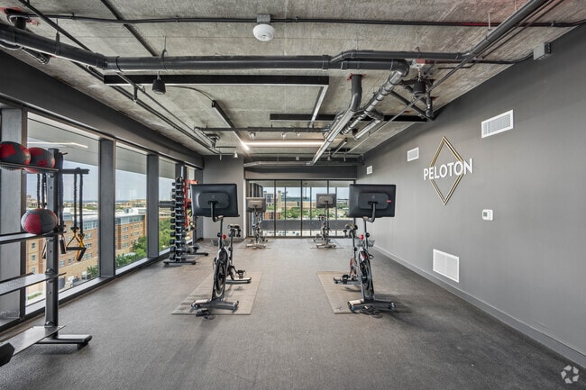 Pelaton Studio - Aspire Reserve