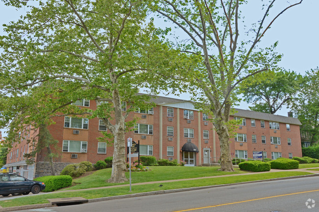 Building Photo - Brynfield Court Apartments