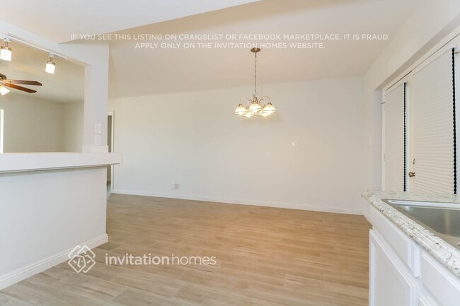 Photo - 8929 W Devonshire Ave