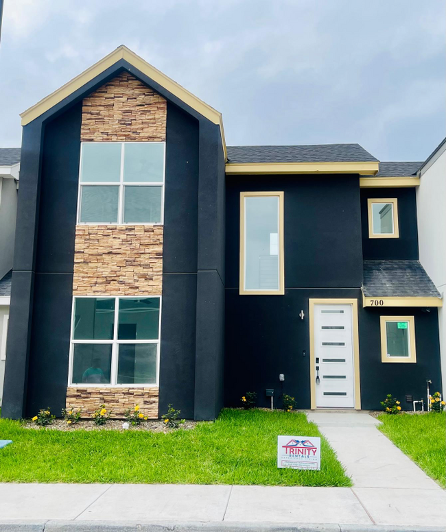 Photo - 700 W Seminole Ave Townhome