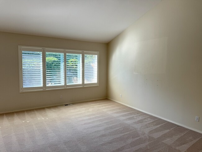 Photo - 7825 Amethyst Loop NW